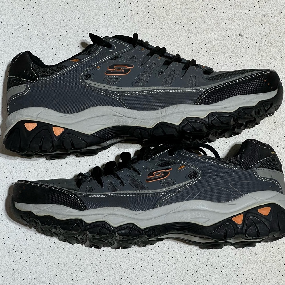 New! Sketchers Mens Shoes
